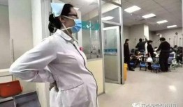 护士上夜班吃瓜,瓜果时光里的温馨瞬间