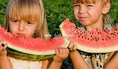 夏日吃瓜男孩头像,吃瓜男孩头像，诠释夏日休闲风情