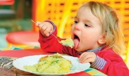 梦见孩子吃田瓜,孩子品尝田瓜的神秘寓意