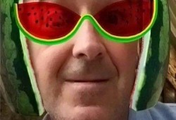 外国朋友吃瓜,揭秘中外文化差异中的趣味瞬间