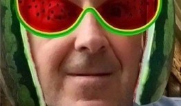 外国朋友吃瓜,揭秘中外文化差异中的趣味瞬间