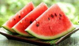 胃不好的人吃瓜,吃瓜也要讲究，这些瓜类最适合胃病患者