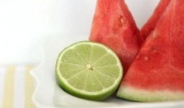 夏日吃瓜男孩头像,吃瓜男孩头像，诠释夏日休闲风情