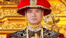 皇帝跟小才人吃瓜,皇帝与小才人的悠闲午后