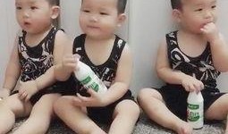 吃瓜现场宝宝视频下载,宝宝吃瓜现场萌态视频下载