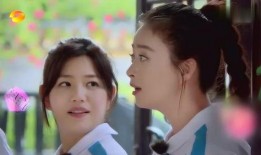 华妃吃瓜找茬,宫廷风云再起