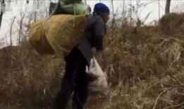 流浪女吃烂瓜,揭示城市边缘的生存困境