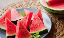 吃了小瓜吃大瓜会中毒吗,揭秘“吃大瓜中毒”真相