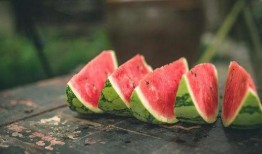 胃不好的人吃瓜,吃瓜也要讲究，这些瓜类最适合胃病患者